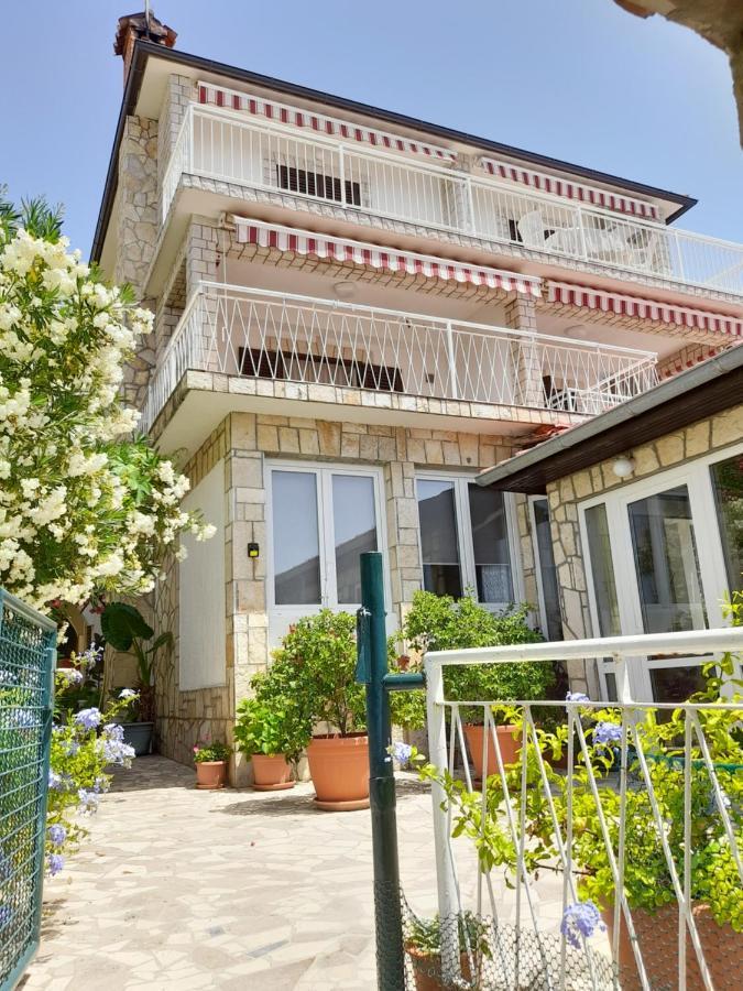 Apartments And Studios Vinko Matic Rab Town Kültér fotó