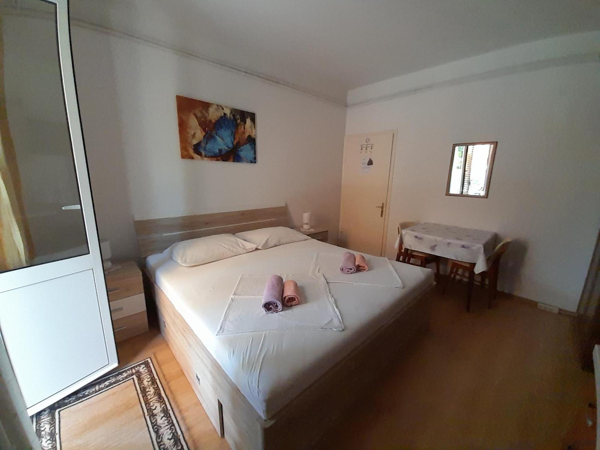 Apartments And Studios Vinko Matic Rab Town Kültér fotó