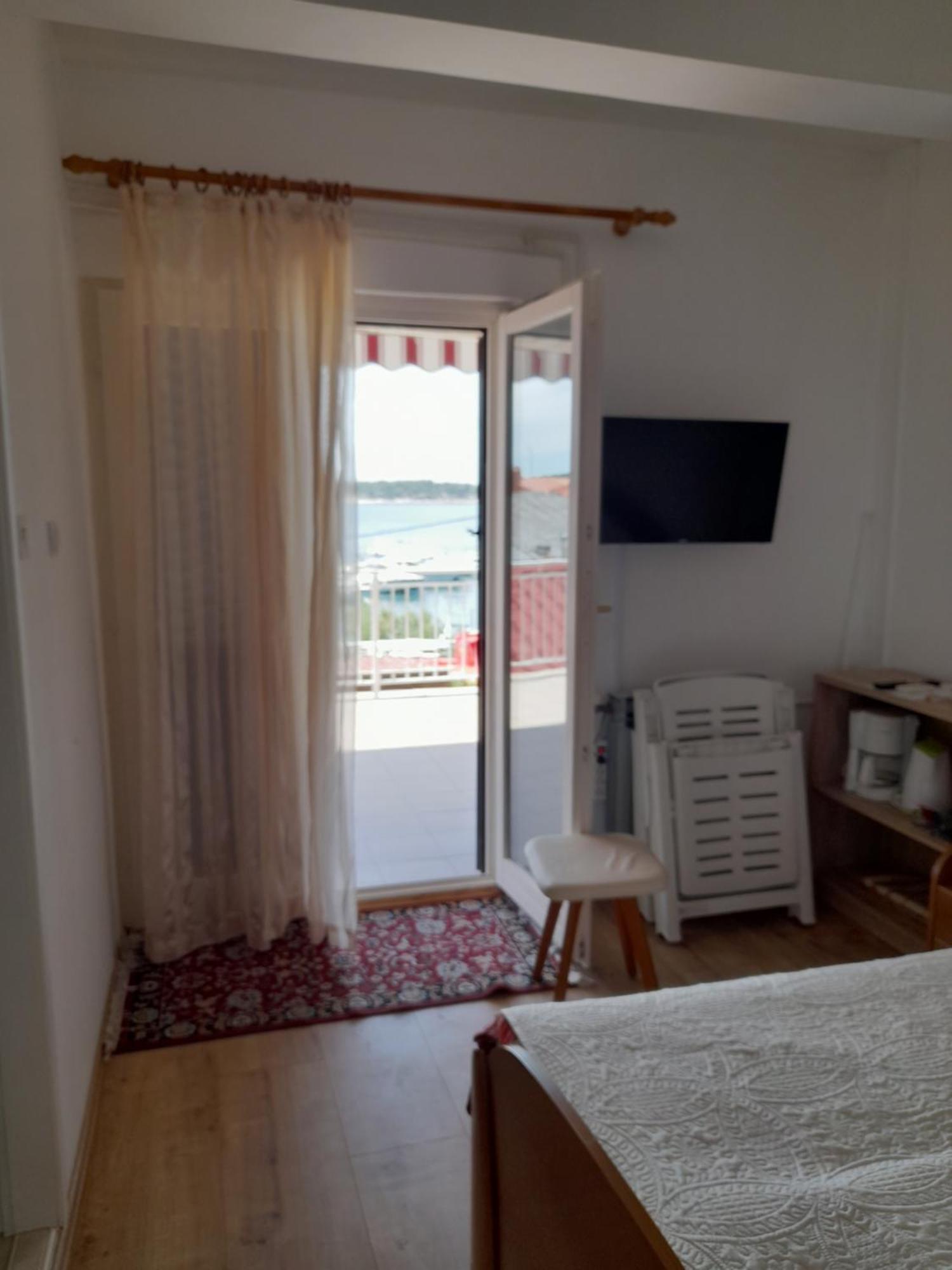 Apartments And Studios Vinko Matic Rab Town Kültér fotó