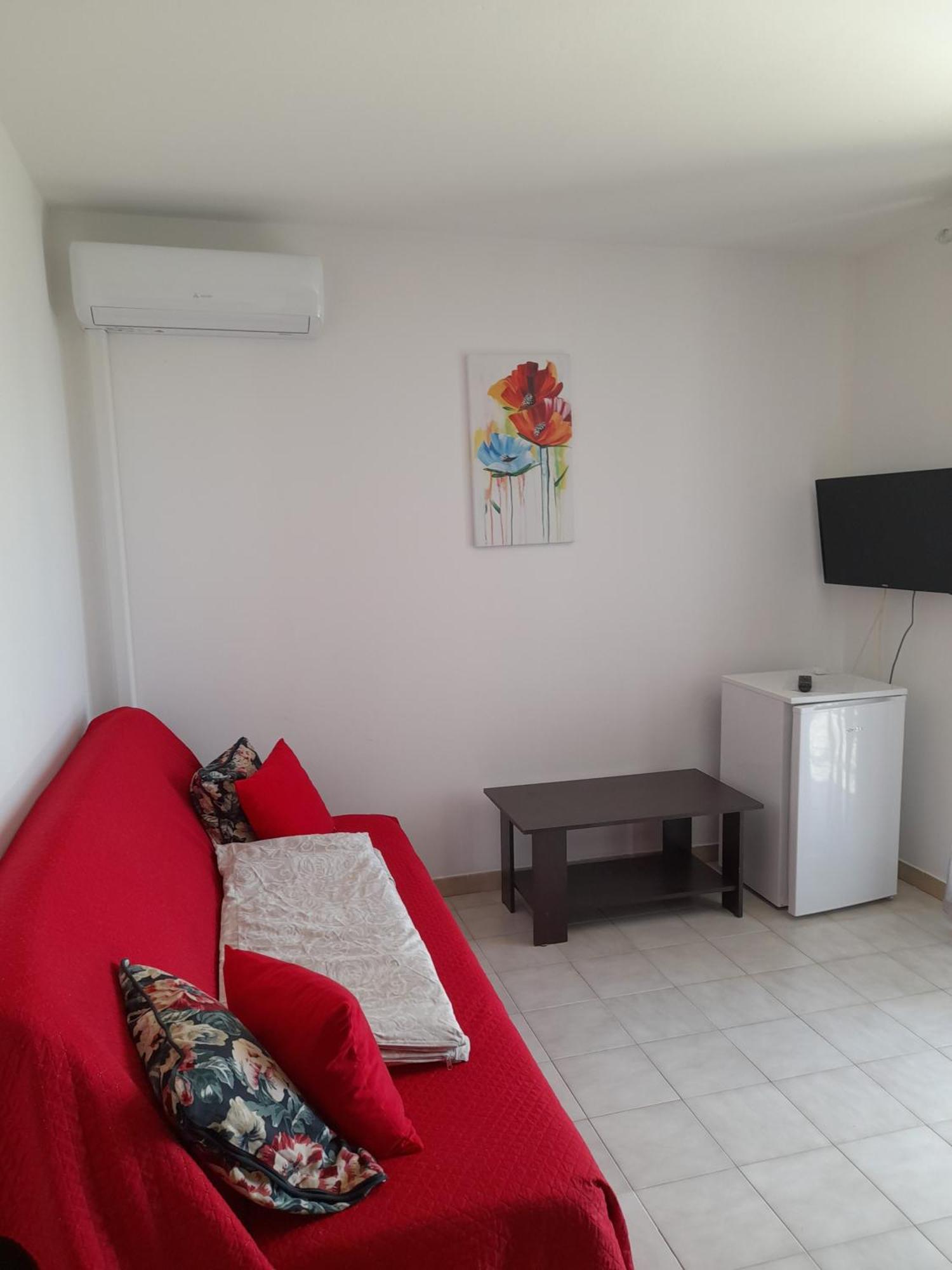 Apartments And Studios Vinko Matic Rab Town Kültér fotó